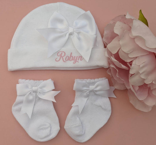Personalised Baby Hat and Socks Set with Bow | Newborn Baby Hat Set | White Clothing for Newborn | New Baby Gift | New Mum Gift