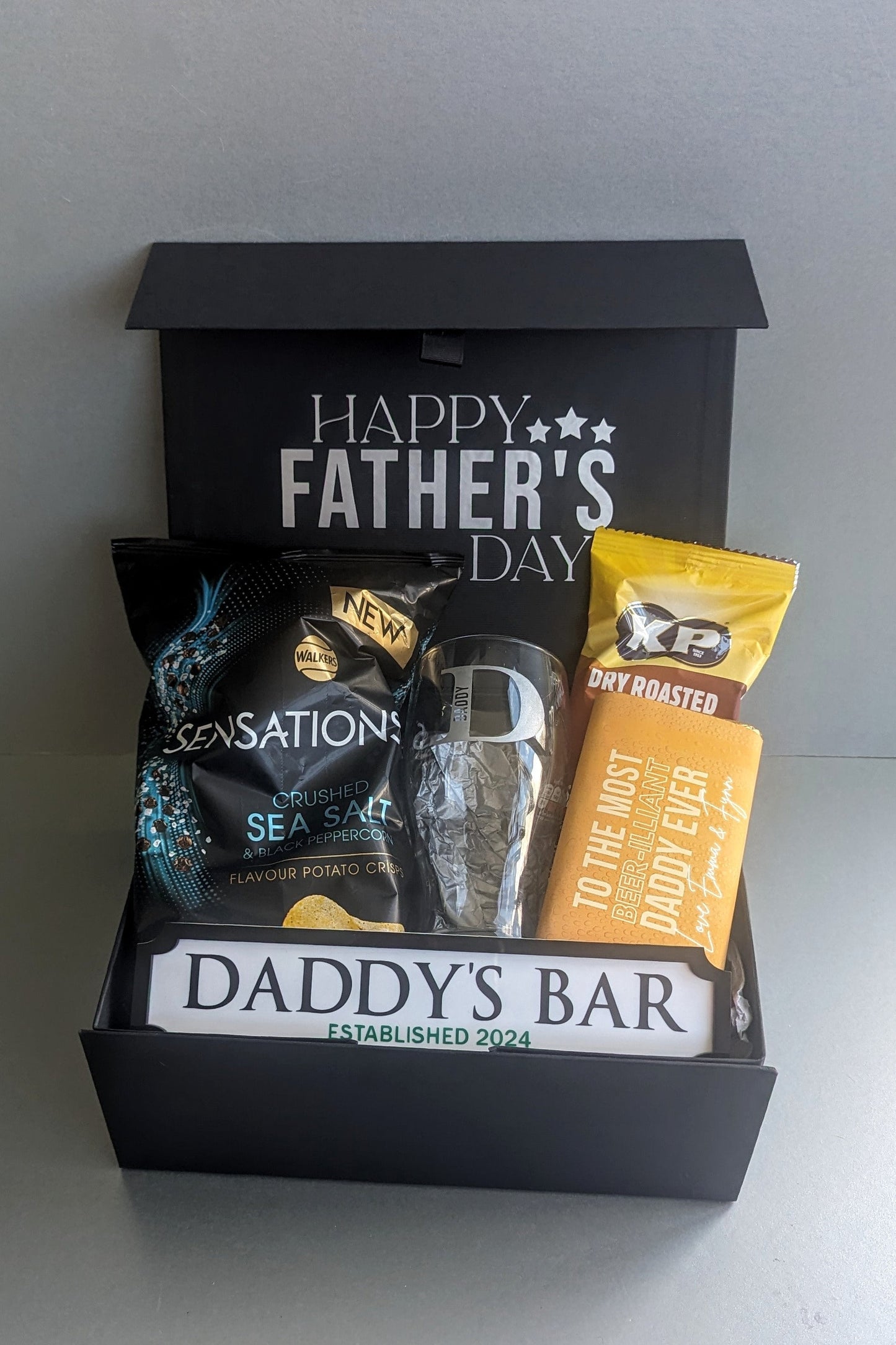 Personalised Beer / Larger Lover Gift Box | Fathers Day Gift | Pint Glass, Bar Sign, Bar Snacks | Home Bar | Husband Boyfriend Father Dad