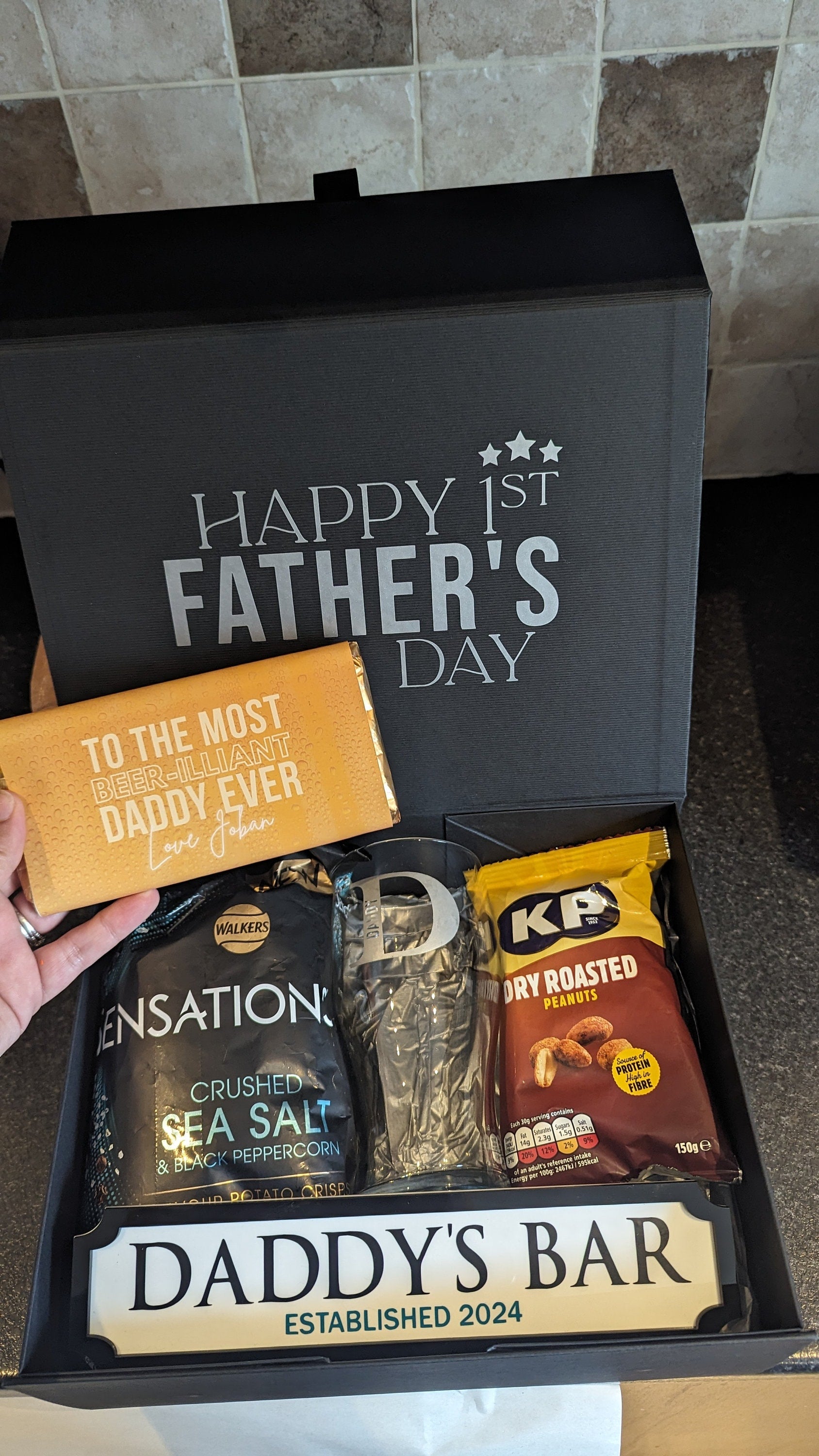 Personalised Beer / Larger Lover Gift Box | Fathers Day Gift | Pint Glass, Bar Sign, Bar Snacks | Home Bar | Husband Boyfriend Father Dad