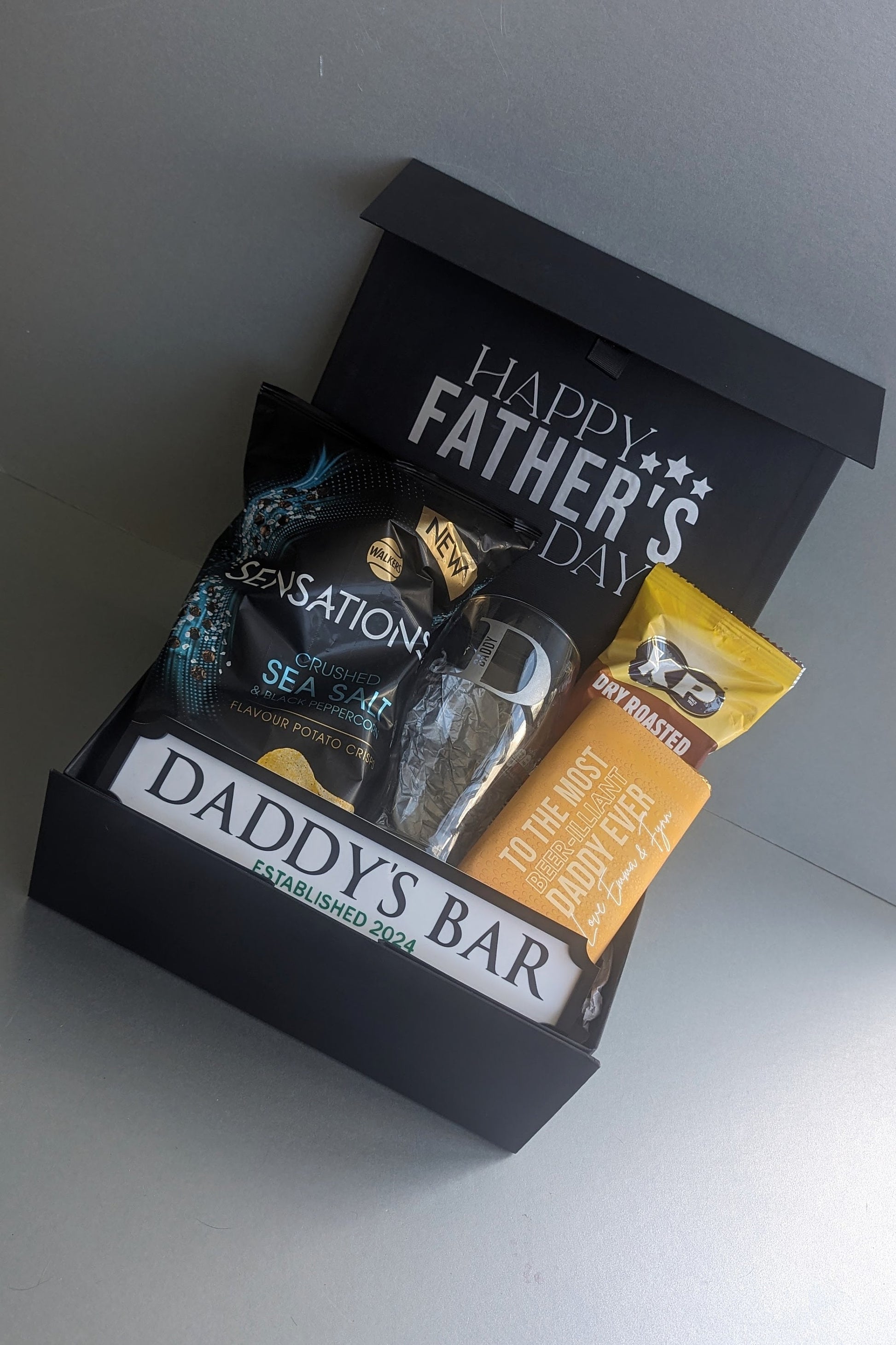 Personalised Beer / Larger Lover Gift Box | Fathers Day Gift | Pint Glass, Bar Sign, Bar Snacks | Home Bar | Husband Boyfriend Father Dad