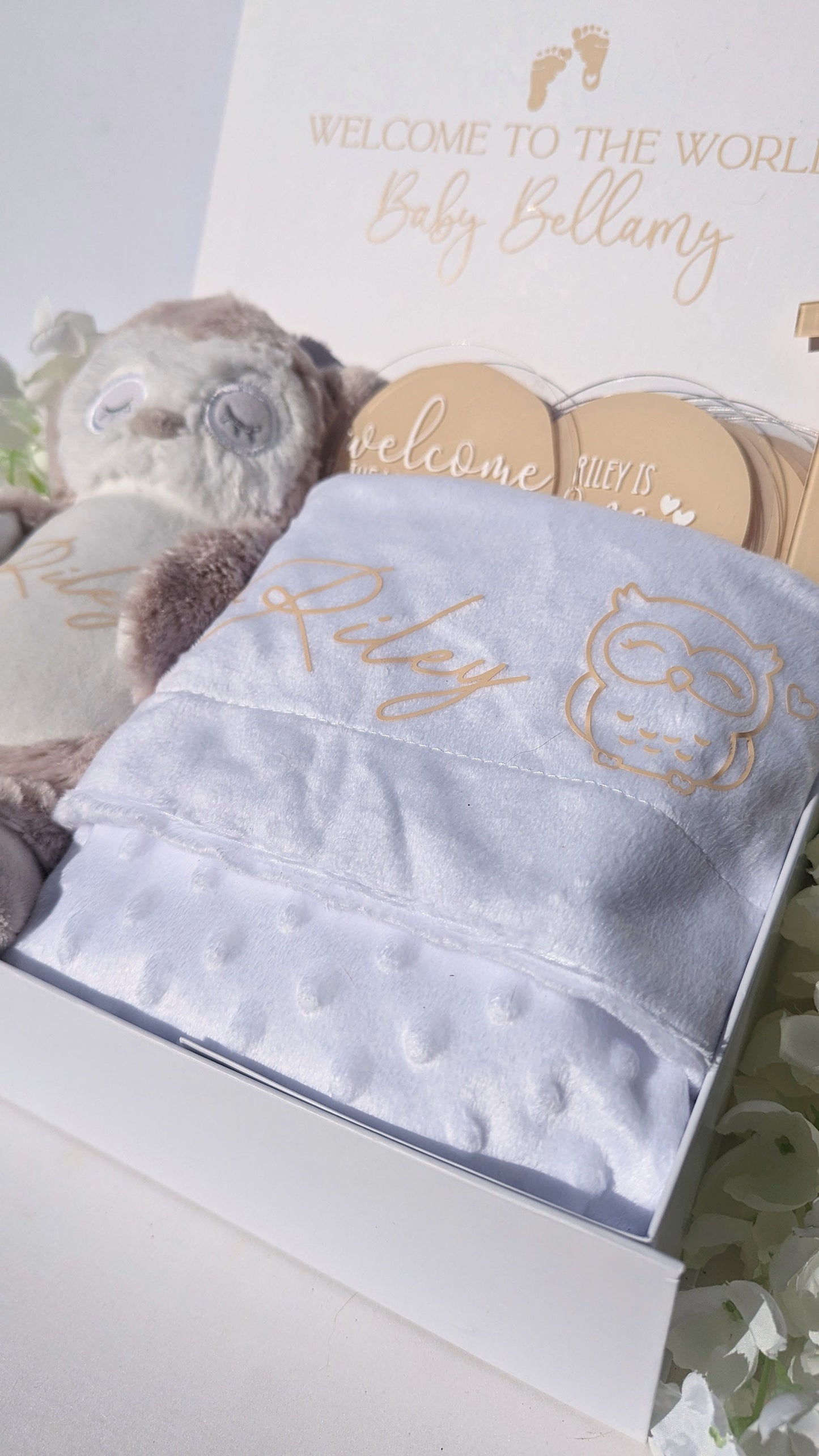 Personalised New Baby Gift Box | Newborn Gift Set | Personalised Bear | Personalised Blanket | Milestone Disks| Gender Neutral Baby Gift